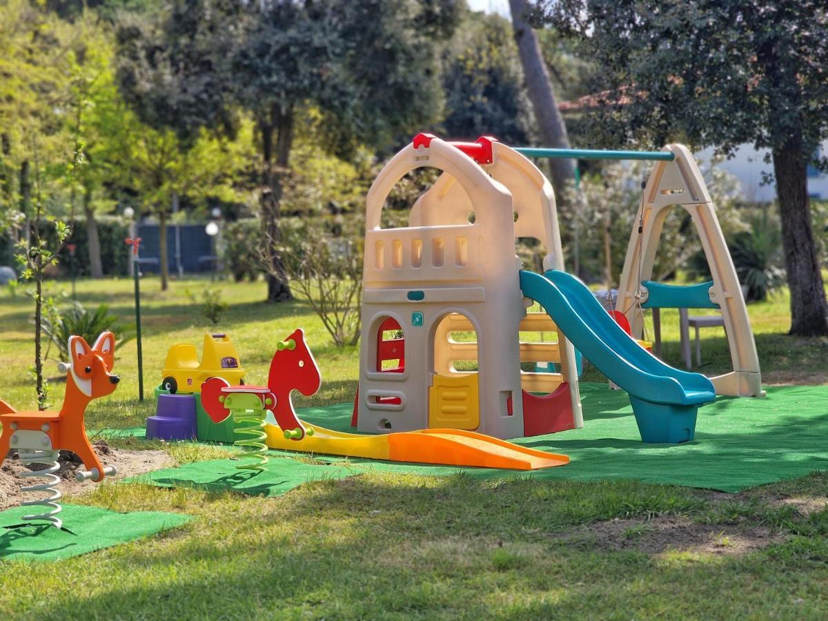 Hotel Villa Elsa Marina di Massa Zewnętrze zdjęcie