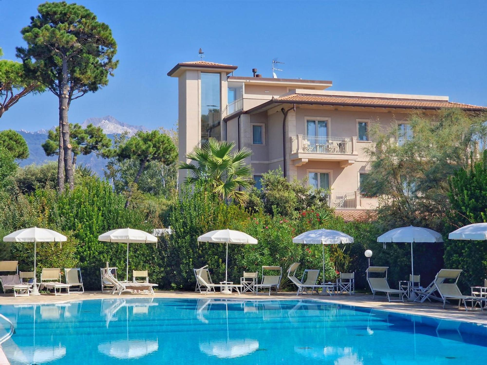 Hotel Villa Elsa Marina di Massa Zewnętrze zdjęcie