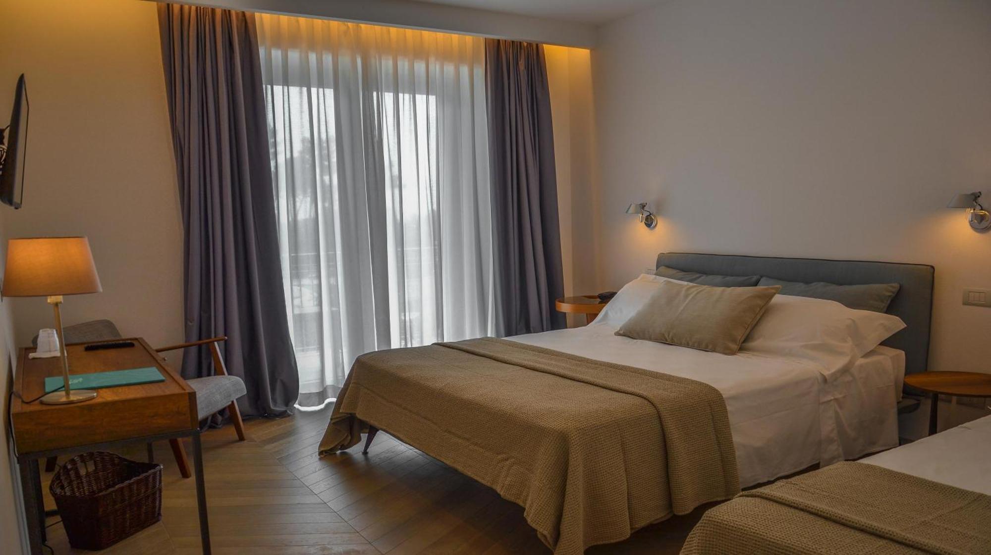 Hotel Villa Elsa Marina di Massa Zewnętrze zdjęcie