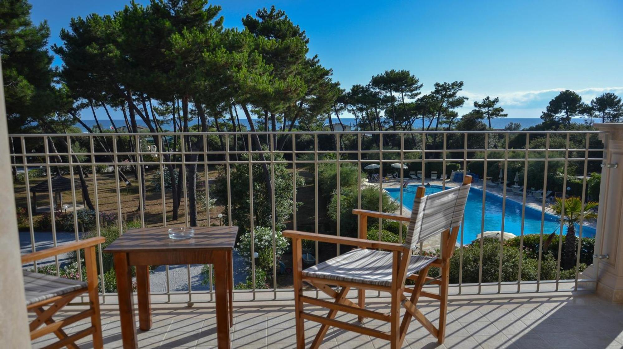 Hotel Villa Elsa Marina di Massa Zewnętrze zdjęcie