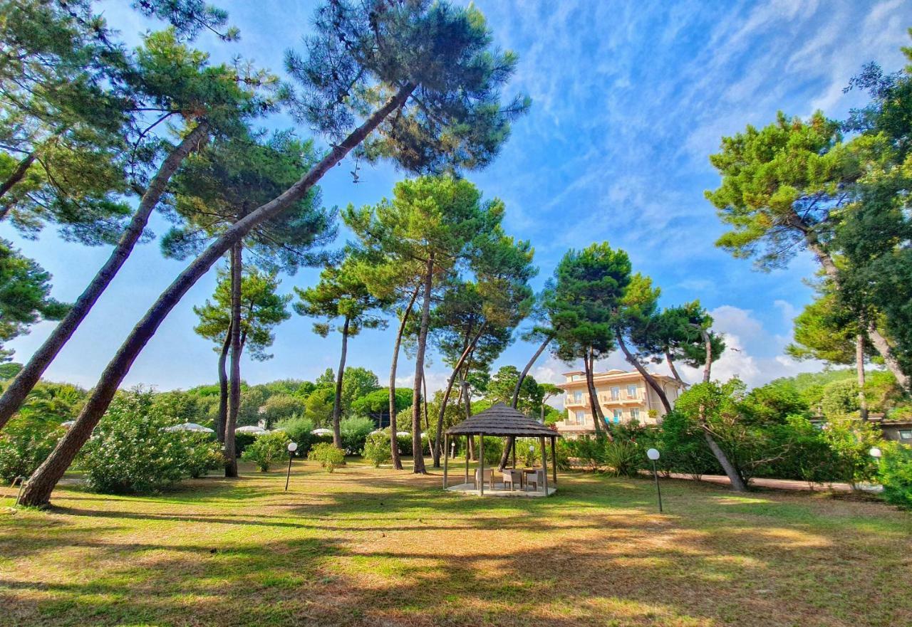 Hotel Villa Elsa Marina di Massa Zewnętrze zdjęcie